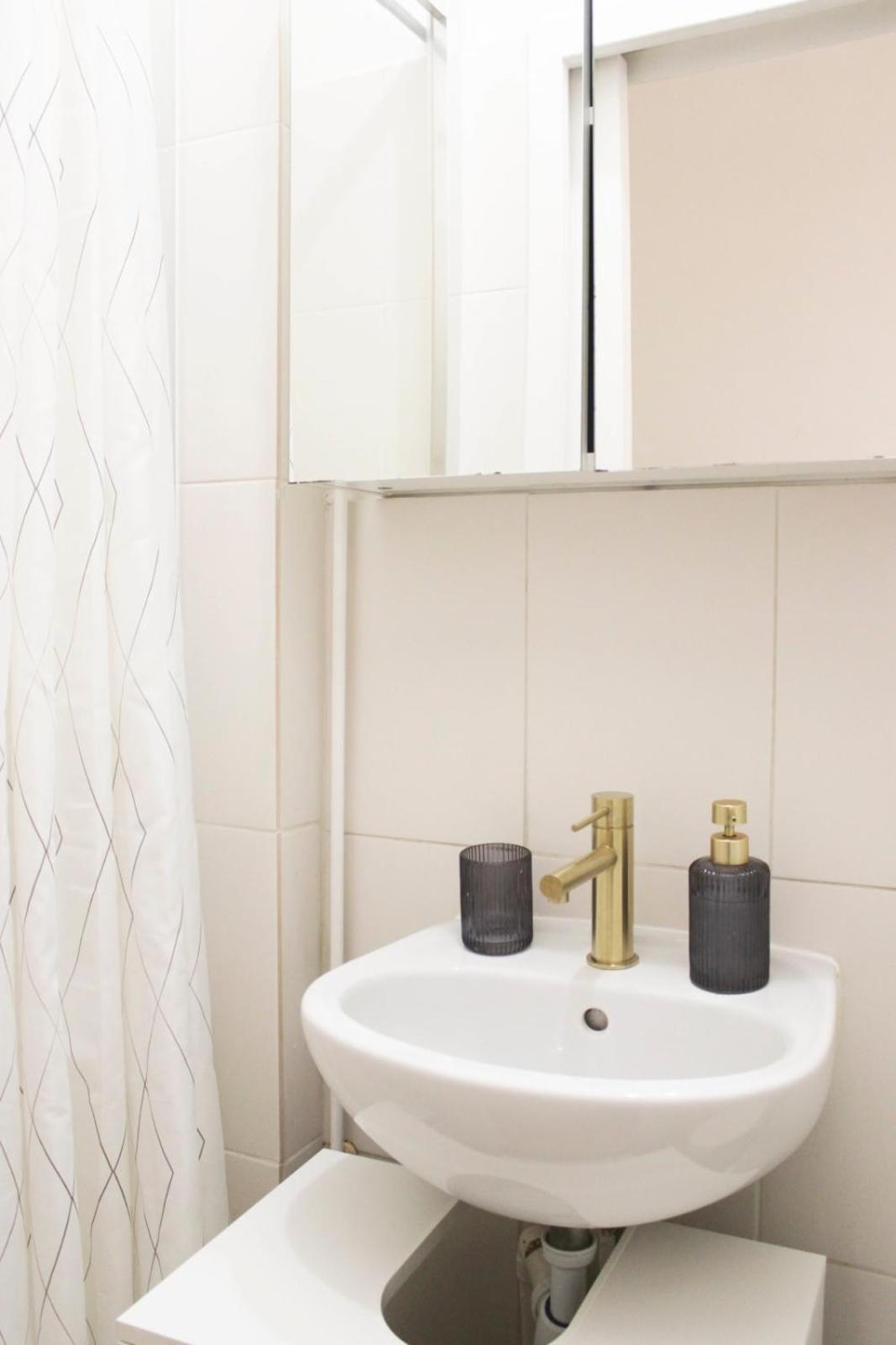 Bright And Comfortable Near Bercy Appartamento Parigi